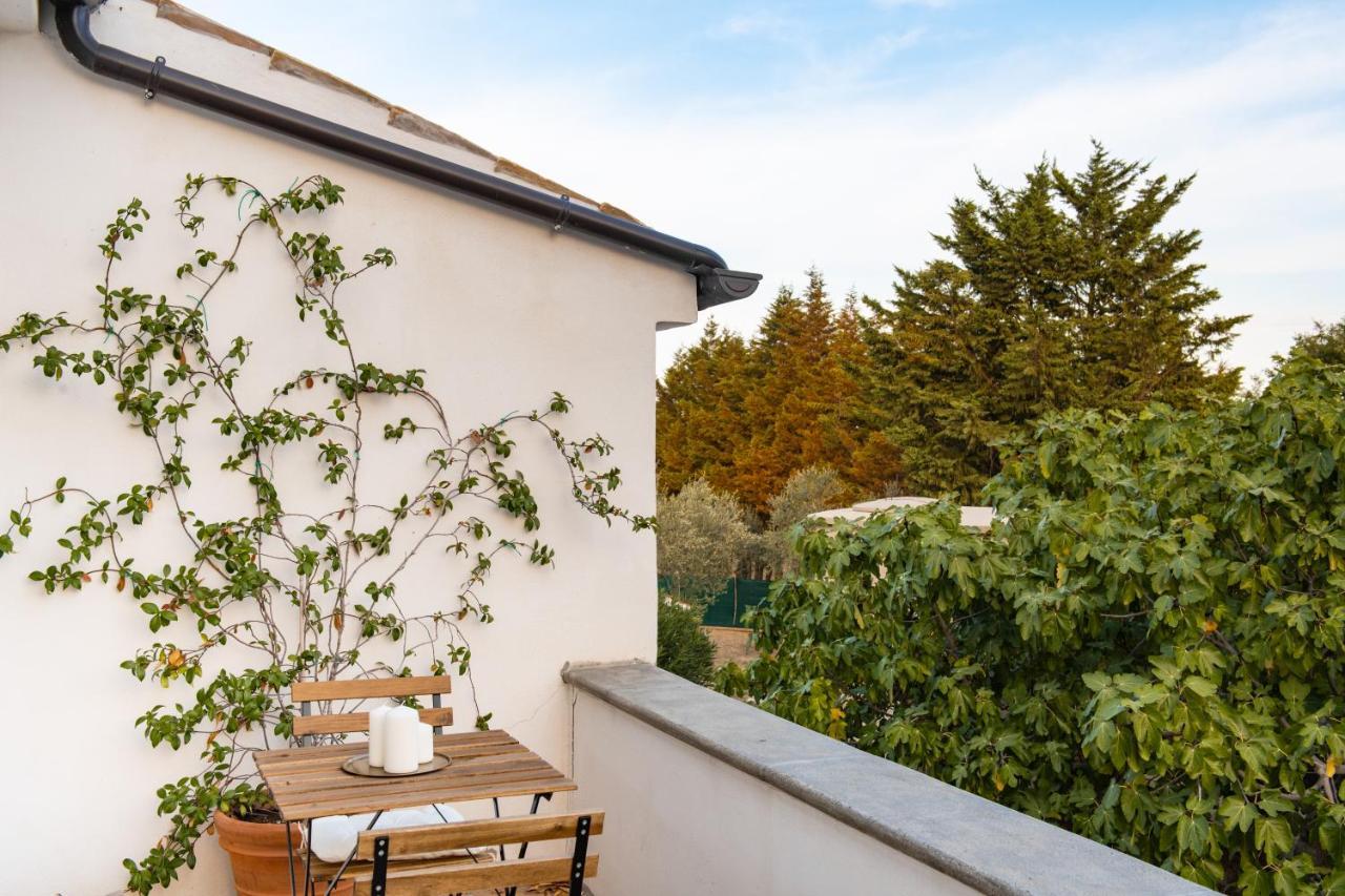 Casale Delle Lavande Bed & Breakfast *